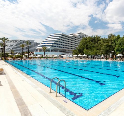 Тренировочный лагерь по плаванию Titanic Deluxe Lara